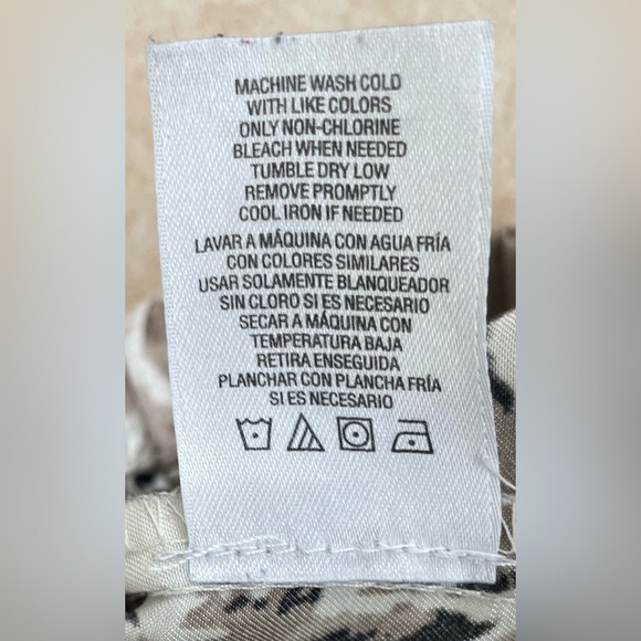 Pink Pajamas Brown/Tan Leopard Soft Buttery Smooth Casual Sateen Button Up; M - Picture 9 of 9